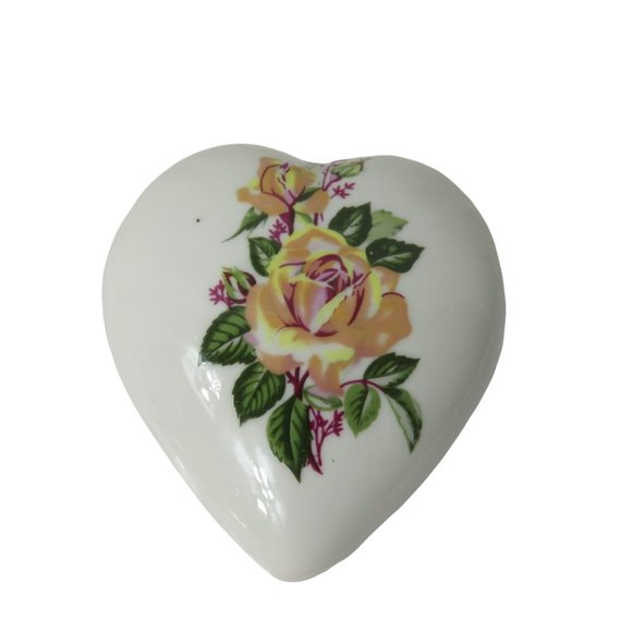 Vintage White Porcelain Heart Shape Trinket Jewelry Box Roses Transfer Applicate - Picture 1 of 8